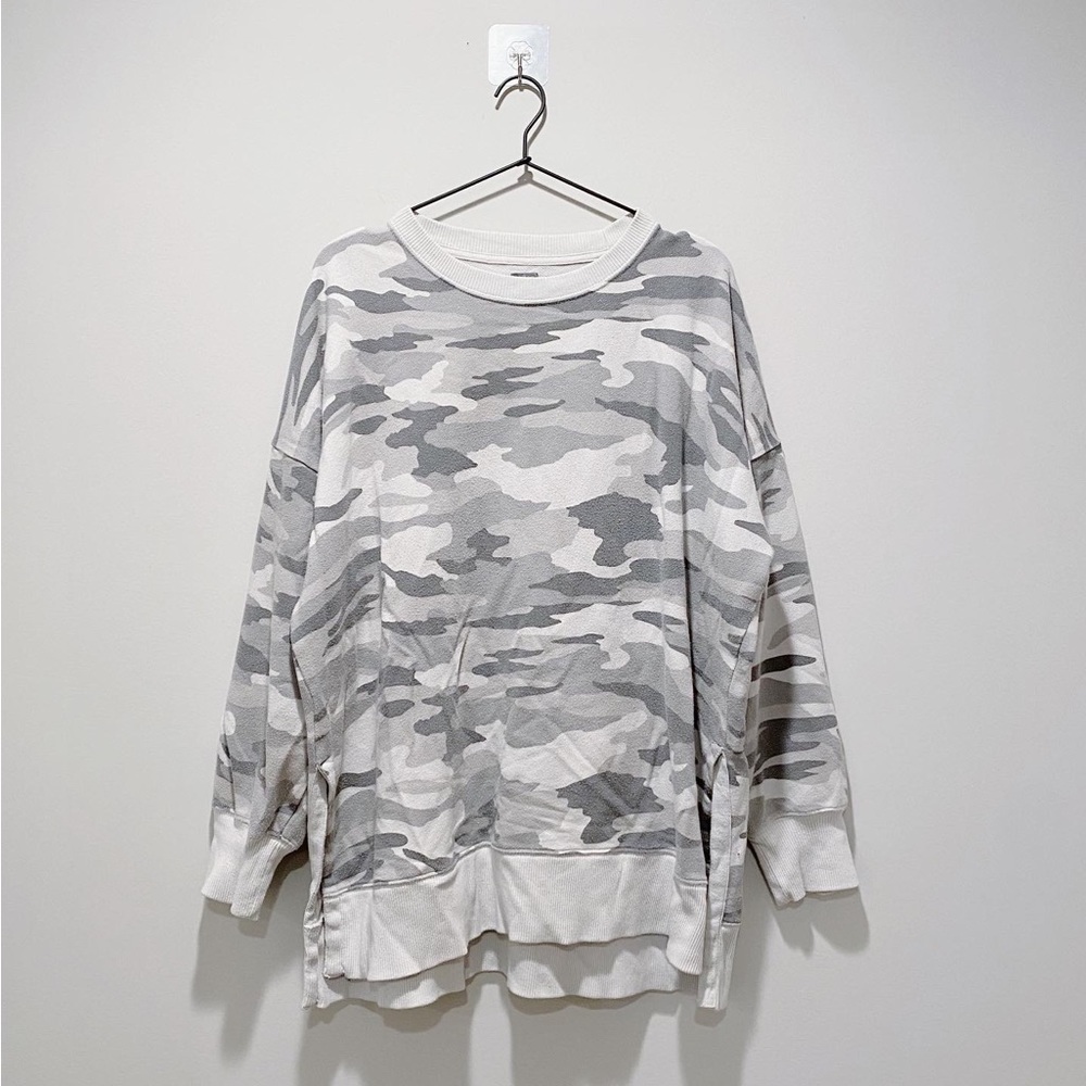 Grey Aerie Camo Pullover 🤍